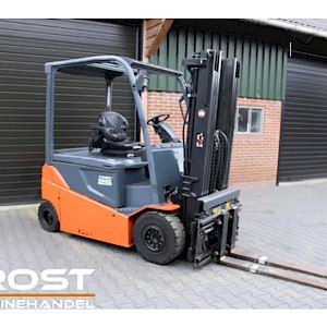 Toyota 8fbmt25 heftruck elektrische triplex lepelversteling sidesift