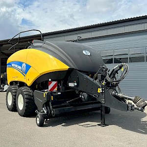 New Holland Bigbaler 1270 plus cropcutter