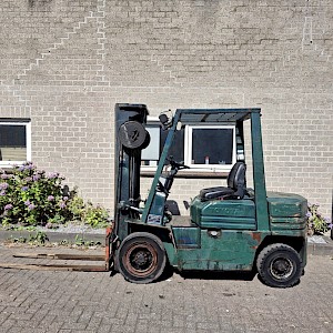 TOYOTA 5FD25 Diesel Heftruck Triplo 4,7 M 4 Ventielen