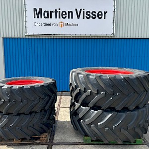 BKT Agrimax 540/65R30 & 650/65R42 op Fendt velgen 10-gaats