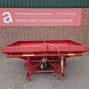 Lely mounted fertilizer spreader