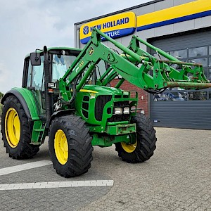 John Deere 6230 met 631 voorlader