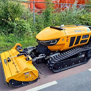 McConnel Robocut RC56 robot remote maaier mower 1200kg