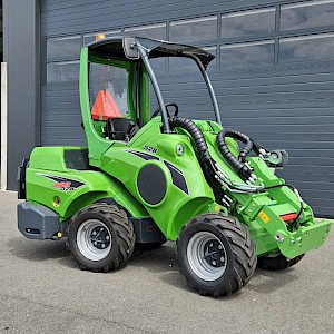 Avant 528 Rental mini-shovel