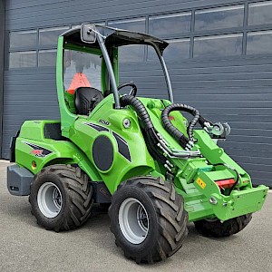 Avant 650i Rental mini-shovel