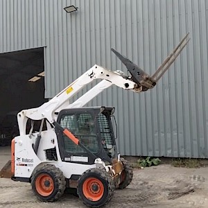 Bobcat s590, 2012, 1600 hours, bucket and forks