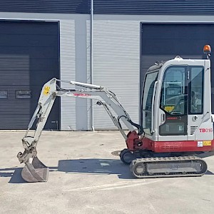 Takeuchi TB016