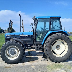 New Holland 7840