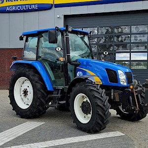 New Holland Hi-Lo Powershuttle T5050