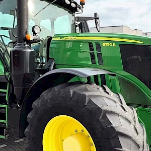 John Deere 6250R