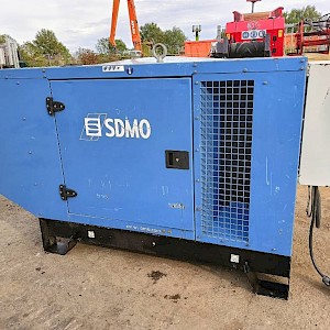 Sdmo J 44 K 44kva 64 A 35 kw generator aggregaat silent
