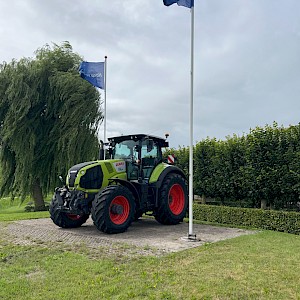 Claas Axion 830