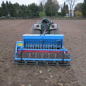 Zeer nette oerdegelijke Sigma rotorkopeg ER1500 met (gazon)zaaimachine!