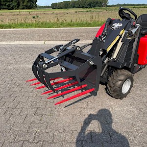 Avant mestklem mini shovel