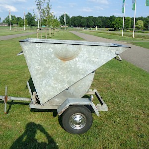 Compact uiterst handig kipper -wagentje voor tractor, gazonmaaier, quad end.!