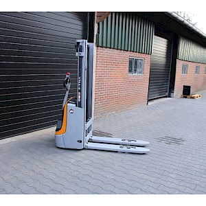 Still EXV10 stapelaar elektrische met maar 1260 uuur