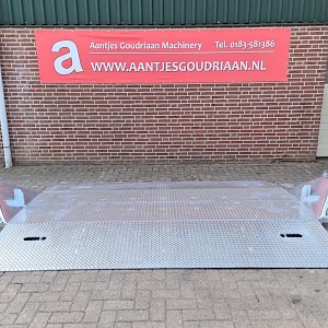 Leidingdrempel / road ramp mobile ramp