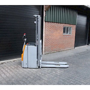 Still exv16 stapelaar nieuwe accu elektrische triplex freelift