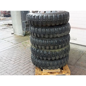 Vredestein 9.00 R 20 wheel