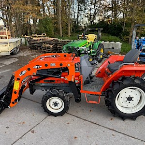 Kubota GL221 met voorlader