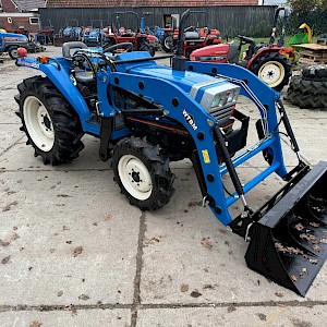 Iseki TA250 met voorlader