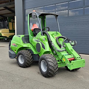 Avant 755i Rental mini-shovel