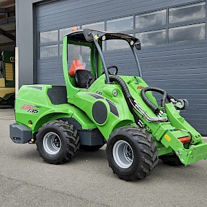 Avant 735 TDL + mini-shovel