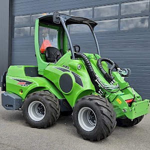 Avant 645i Rental mini-shovel