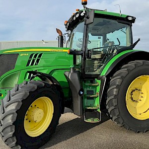 John Deere 6175R