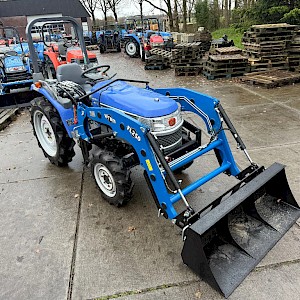 Iseki Sial Hunter 22 met voorlader