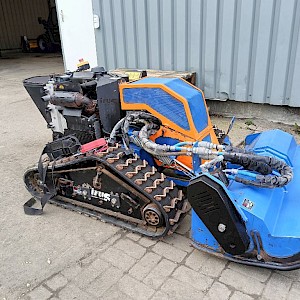 Irus deltrak 2.0 robot remote mower maaier quatrak trac
