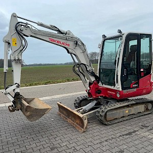 Takeuchi TB235-02 minigraver