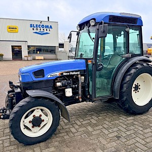 New Holland TN95NA Smalspoortrekker