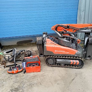 Husqvarna DXR 140 robot demolition remote excavator bagger