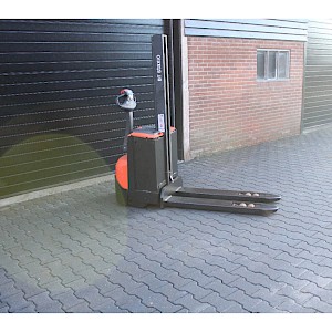 Toyota SWE080L stapelaar electrische met pompwagen functie