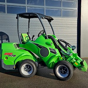 Avant 528 mini-shovel