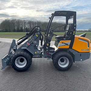 Giant G2700HD shovel Nieuw