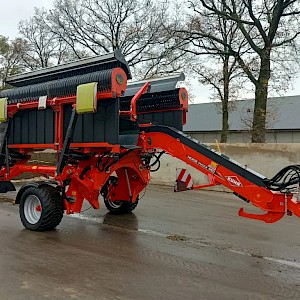 Kuhn MERGE MAXX 950 Bandenhark