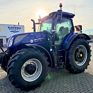 New Holland T7.245AC New Gen Blue Power