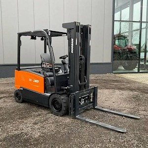 Doosan B35X-7 plus NIEUW, Overjarig!