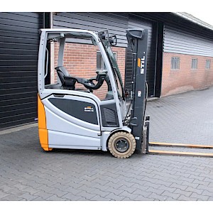 Still RX20 16 heftruck elektrische triplex sideshift
