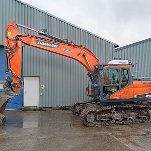 Doosan DX 225 LC-5 tracked excavator bagger ketten 2018