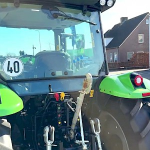 Deutz-Fahr 5095D + Stoll Profiline