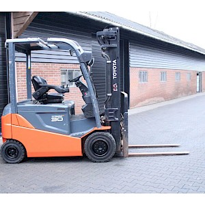 Toyota 8FBMKT30 heftruck elektrische triplex sidesift