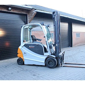 Still RX60-35 heftruck elektrische triplex sideshift lepelversteling