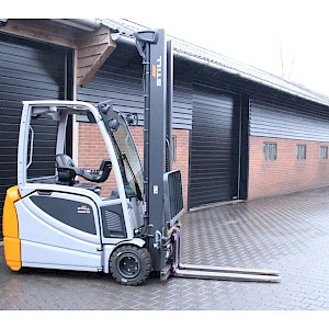 Still RX20 20L heftruck elektrische triplex lepelverstelling sideshift