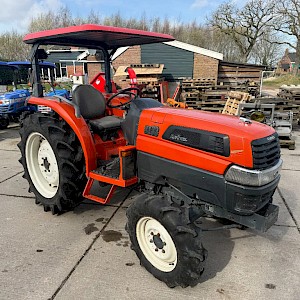 Kubota KL33