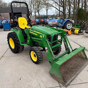 John Deere 3036e met voorlader