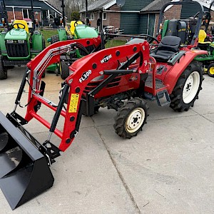 Yanmar AF324 met voorlader