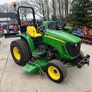 John Deere 4520 met midden maaidek 180cm